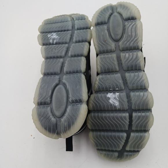 Athletic Works Boy's Silver & Black Athletic Shoes Sneaker  Size 6 - Picture 9 of 14